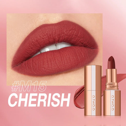 Matte Lipstick – Long-Lasting & Smudge-Free