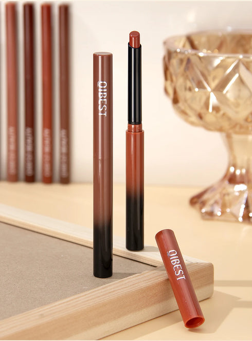 Nude lipstick pen set with waterproof formula for perfect lip contouring.