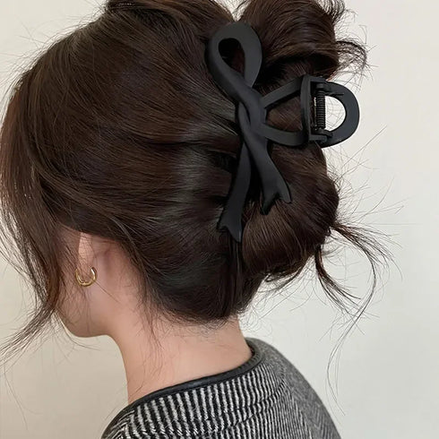 Vintage Matte Bow Hair Claw – Elegant Hair Accessory